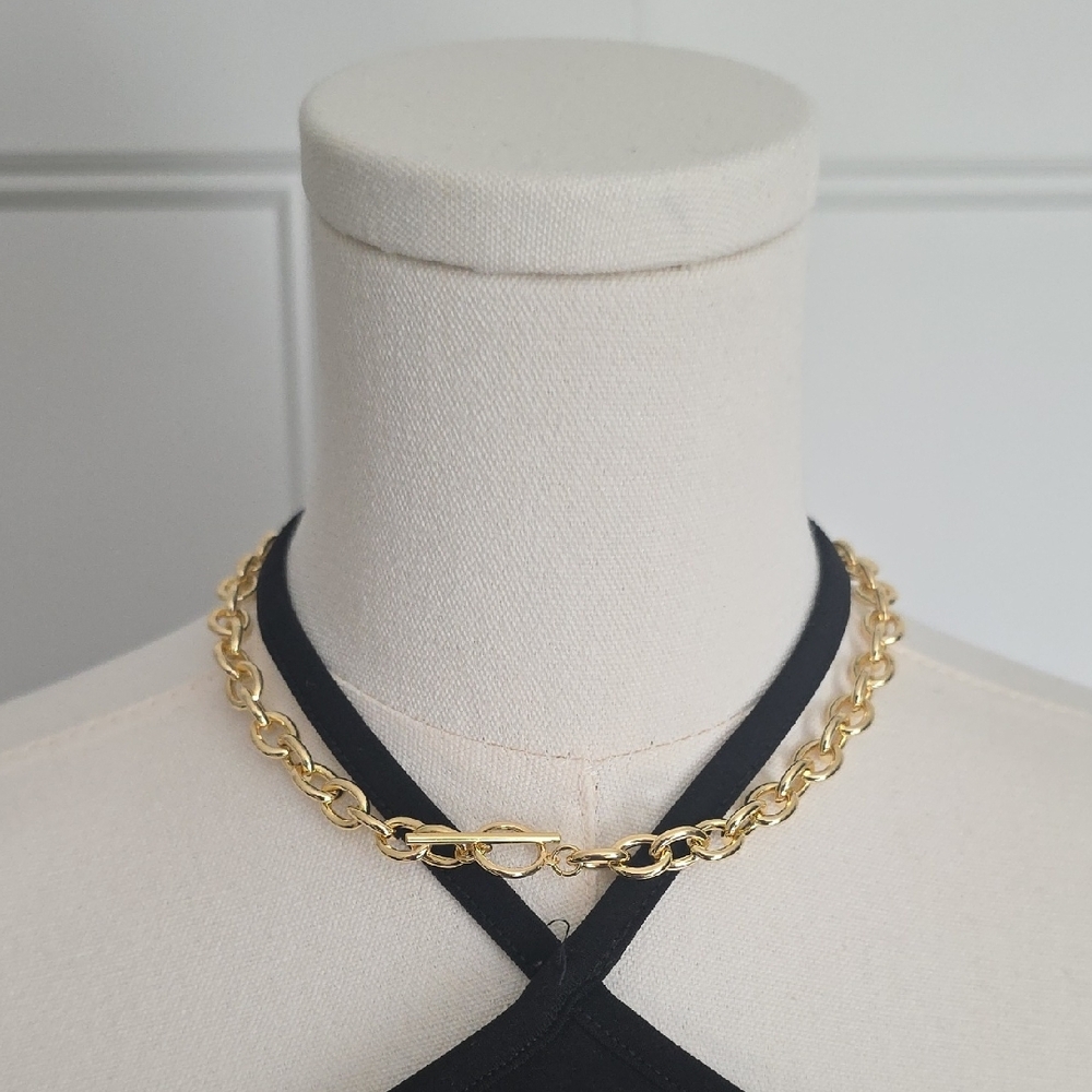 Elegant Gold Chain Necklace - Picture 3 of 3